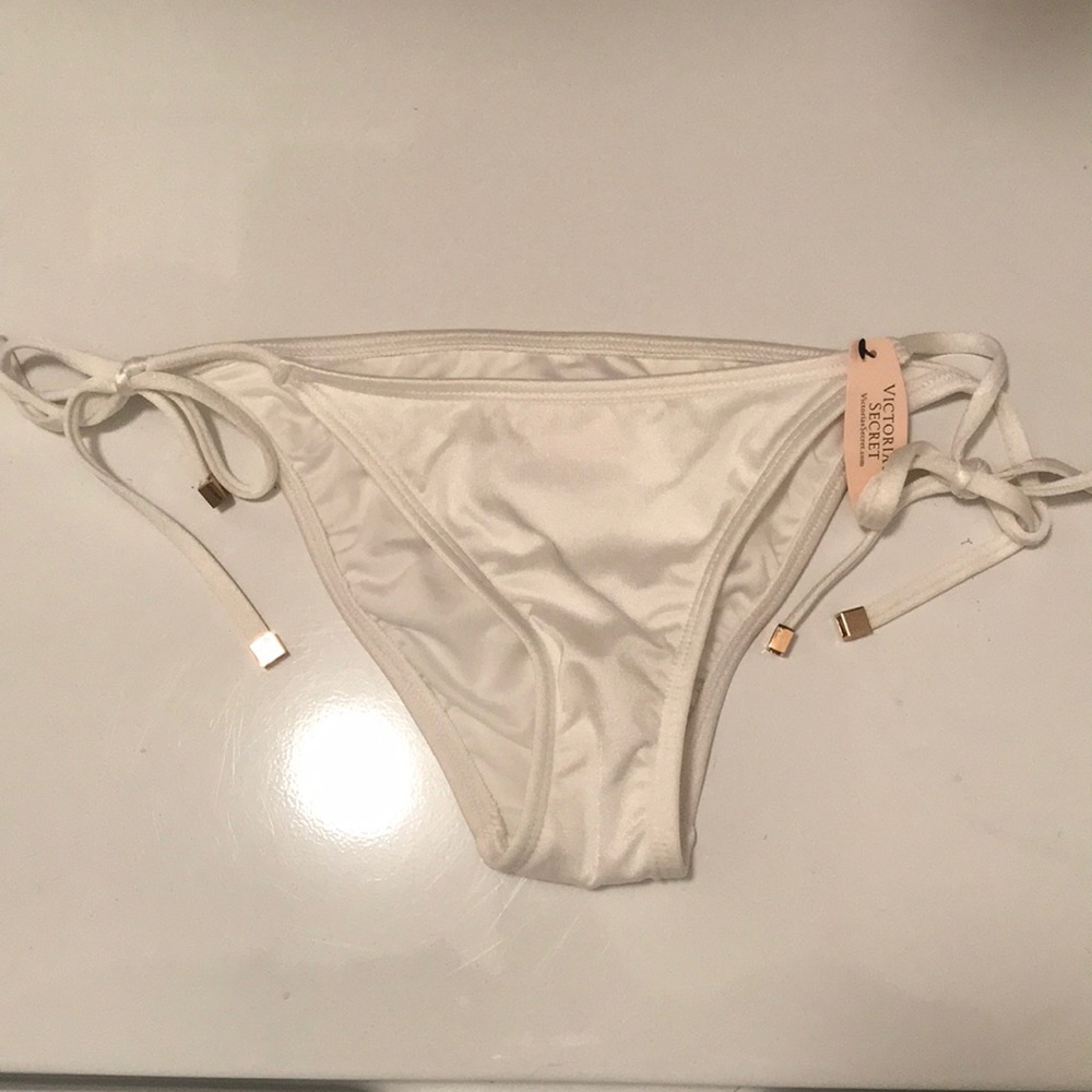 Victoria’s Secret string bikini bottom